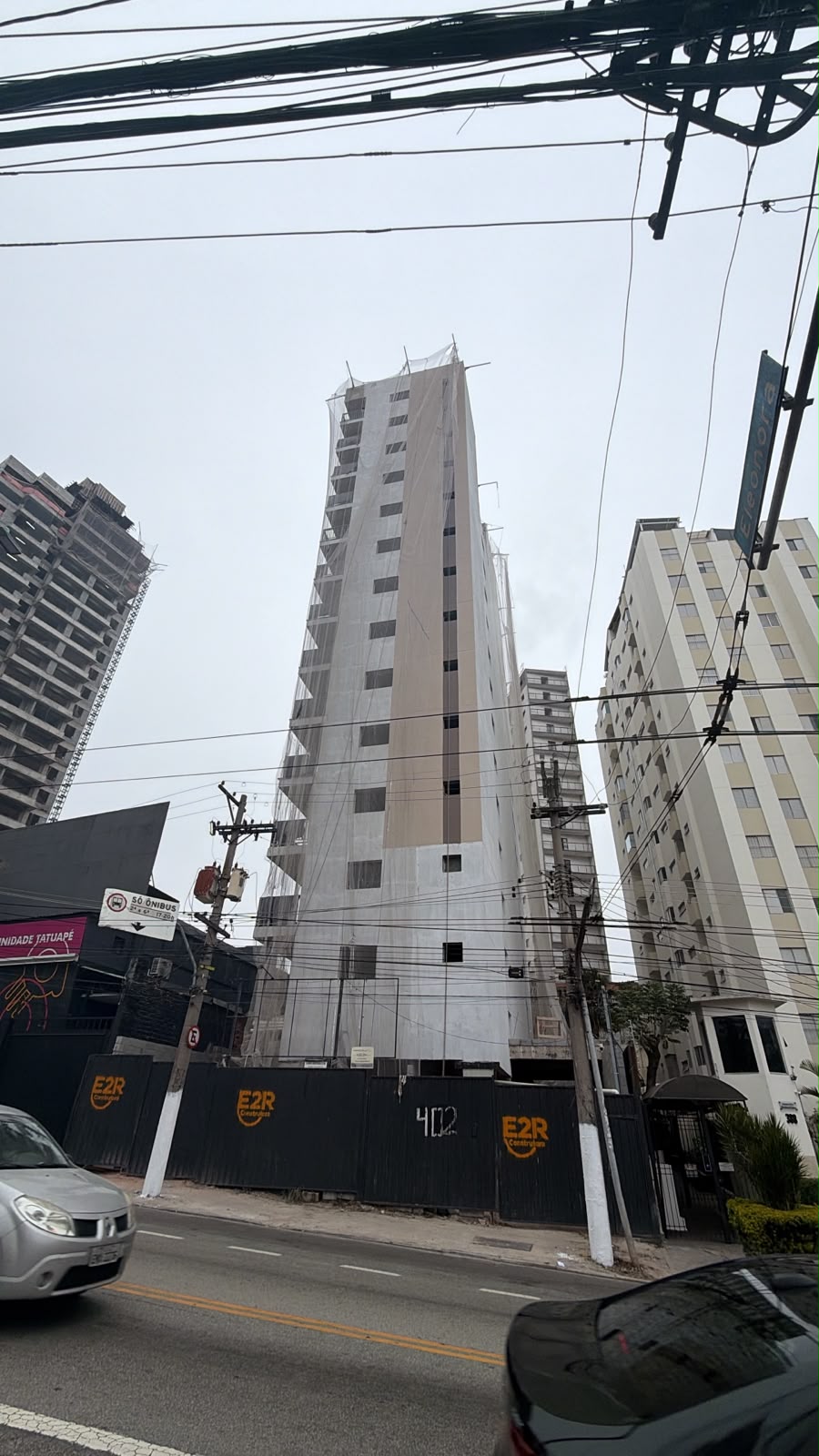 Obra, vista da rua