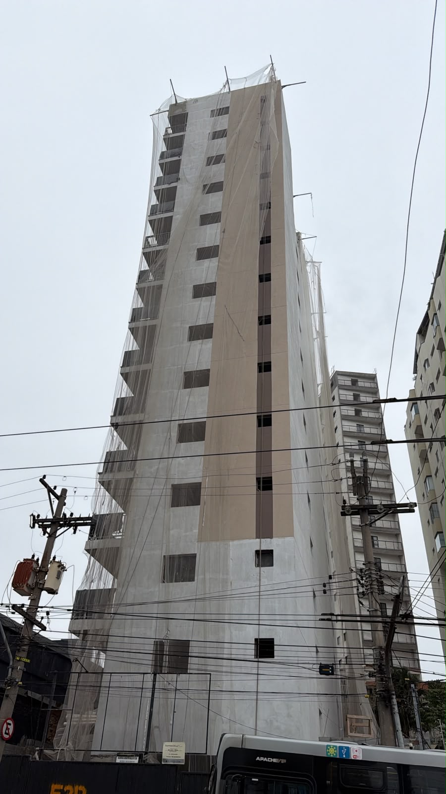 Obra, torre